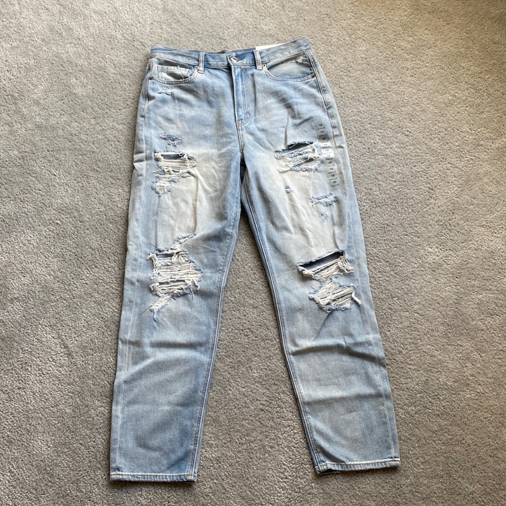 Brand new AE mom jeans